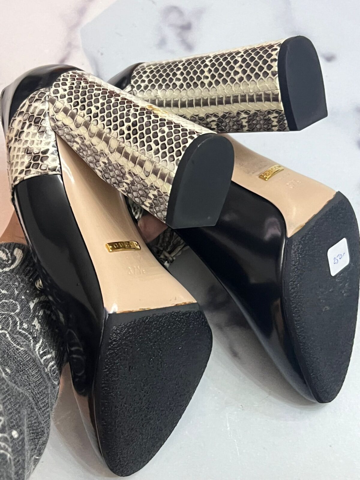 Escarpins Gucci, Neuf, pointure 37,5, talon 10,5, vue 6
