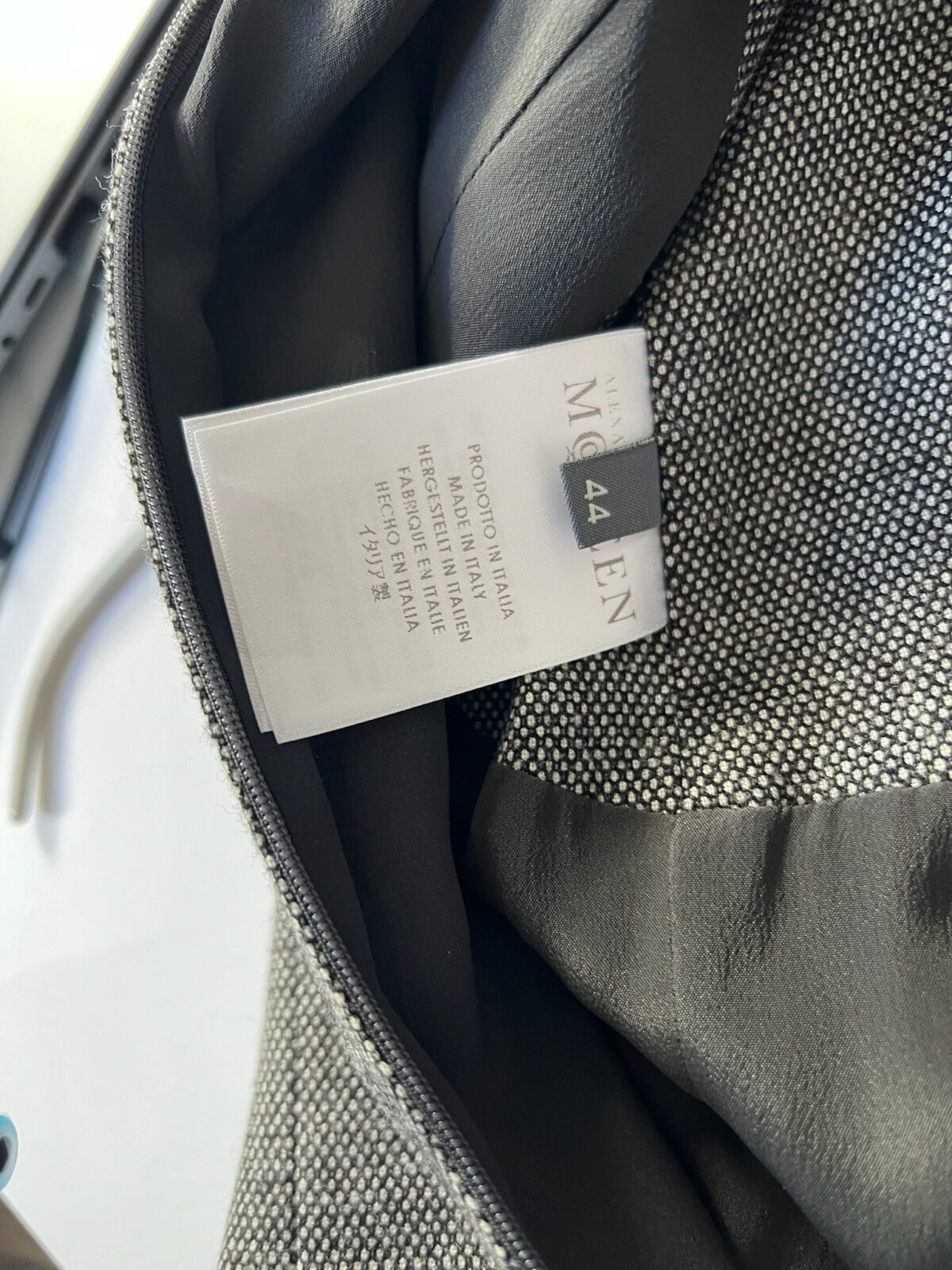 Robe Alexander McQueen grise – Image 4
