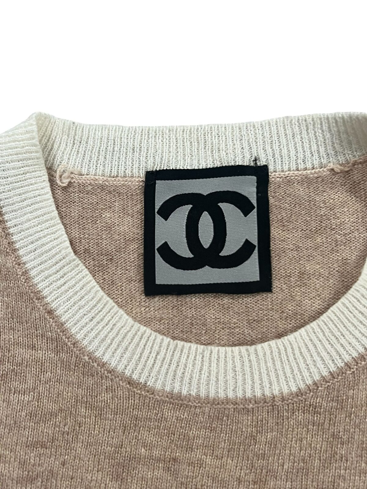 Pull manches courtes Chanel beige – Image 3