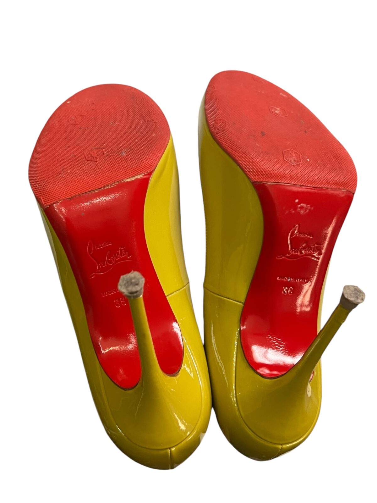 Escarpins Louboutin, Très bon état, pointure 38, talon 10,5, vue 4