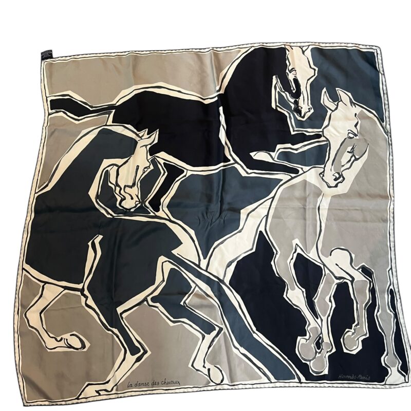 Foulard Hermès, Très bon état