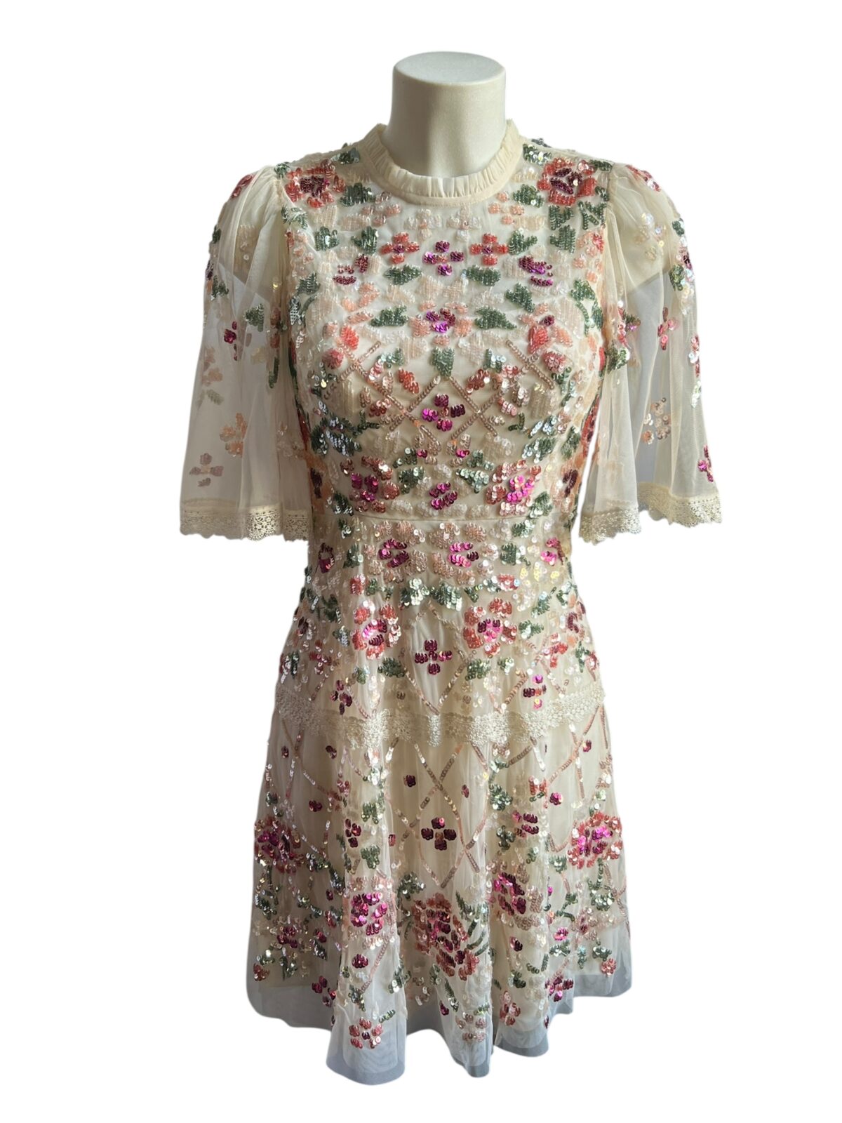 Robe Needle & Thread