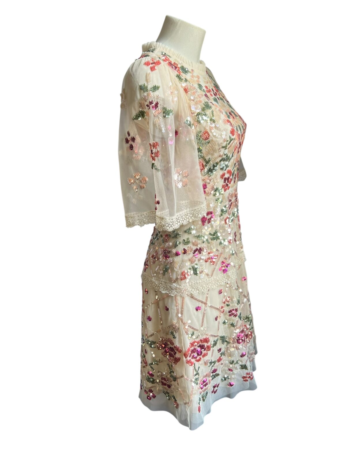 Robe Needle & Thread – Image 3