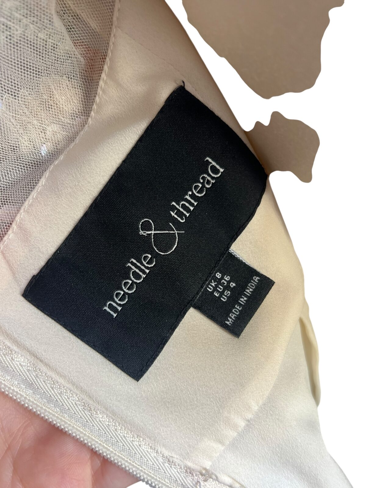 Robe Needle & Thread – Image 5
