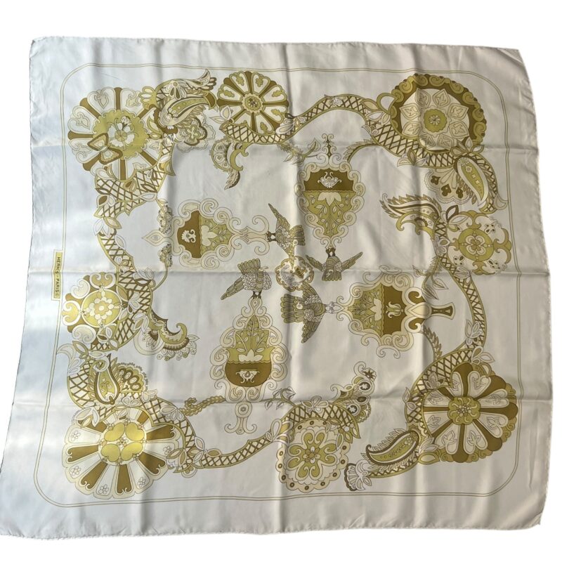 Foulard Hermès, Bon état