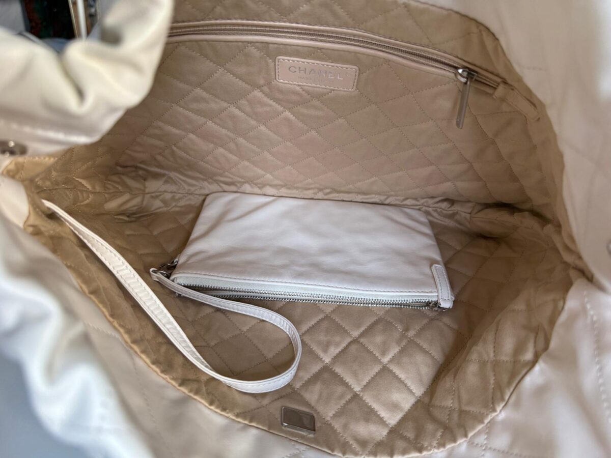 Sac Chanel 22, Très bon état
