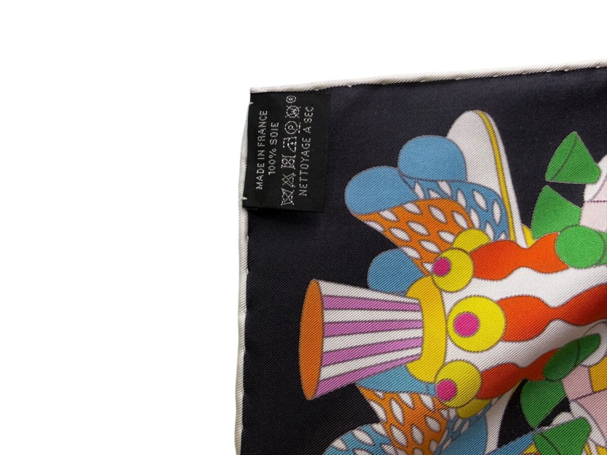 Carré Hermès, État Neuf