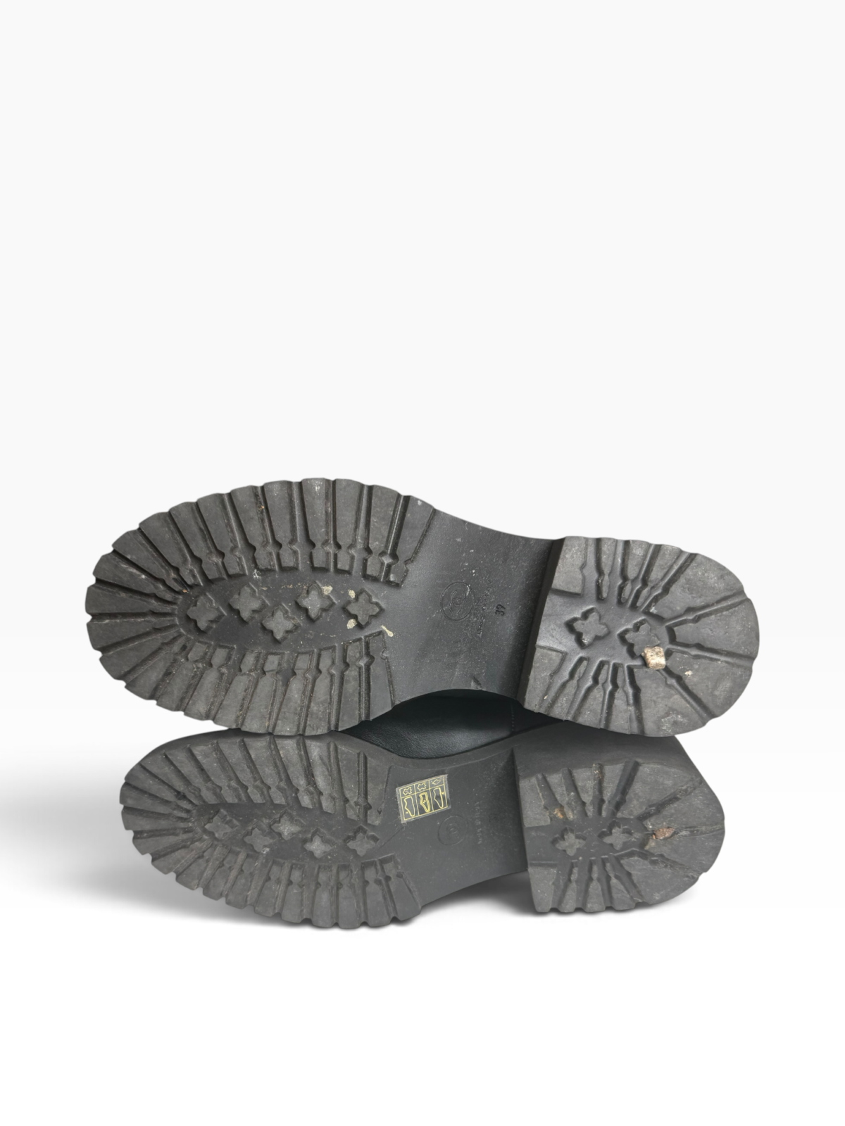 Bottines Chanel, Très bon état général