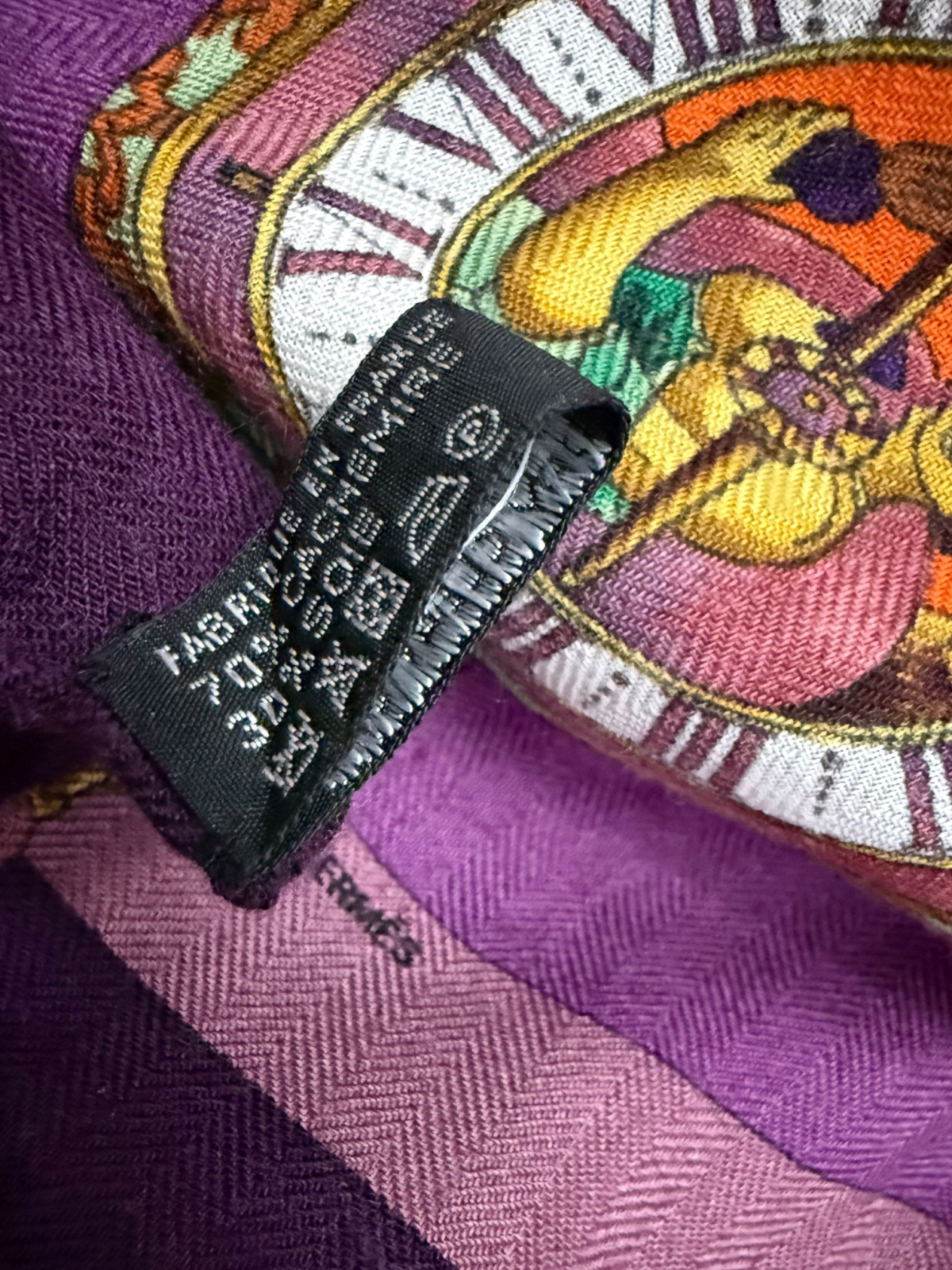 Carré Hermès, Excellent état